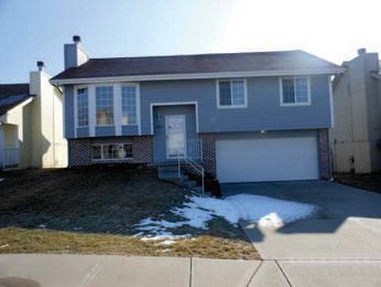 8211 Potter St, Omaha, NE 68122 