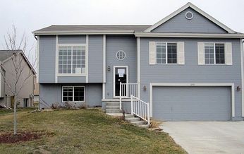 16943 Browne St, Omaha, NE 68116 