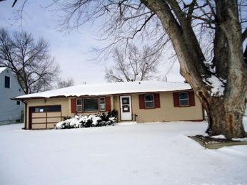 12506 A St, Omaha, NE 68144 