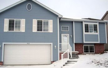 7412 Hanover Street, Omaha, NE 68122 