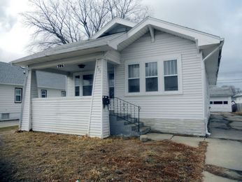 706 S 8th St, Norfolk, NE 68701 