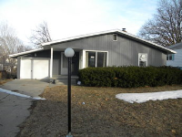 2715 S 44th St, Omaha, NE 68105 