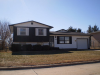 1302 E 5th St, Hastings, NE 68901 