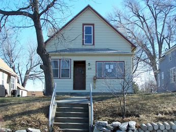 4215 S 28th St, Omaha, NE 68107 
