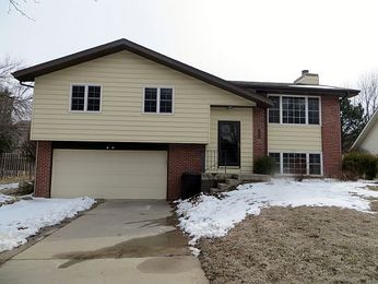 7901 Myrtle St, Lincoln, NE 68506 