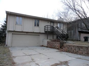 8123 Read St, Omaha, NE 68122 