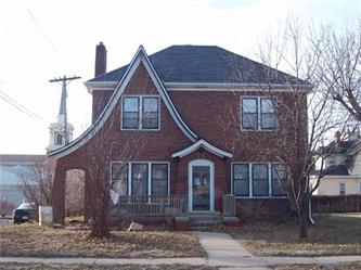 215 N 8th St, Beatrice, NE 68310 