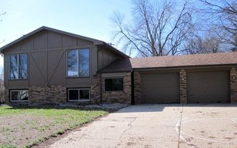 12207 Crawford Cir, Omaha, NE 68144 
