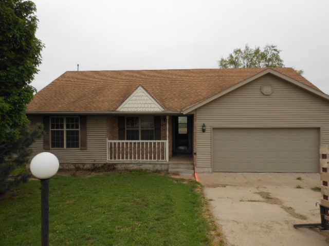 908 Sand Hill Rd, Louisville, NE 68037 