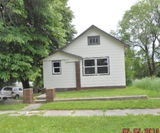 2201 W Street, Omaha, NE 68107 