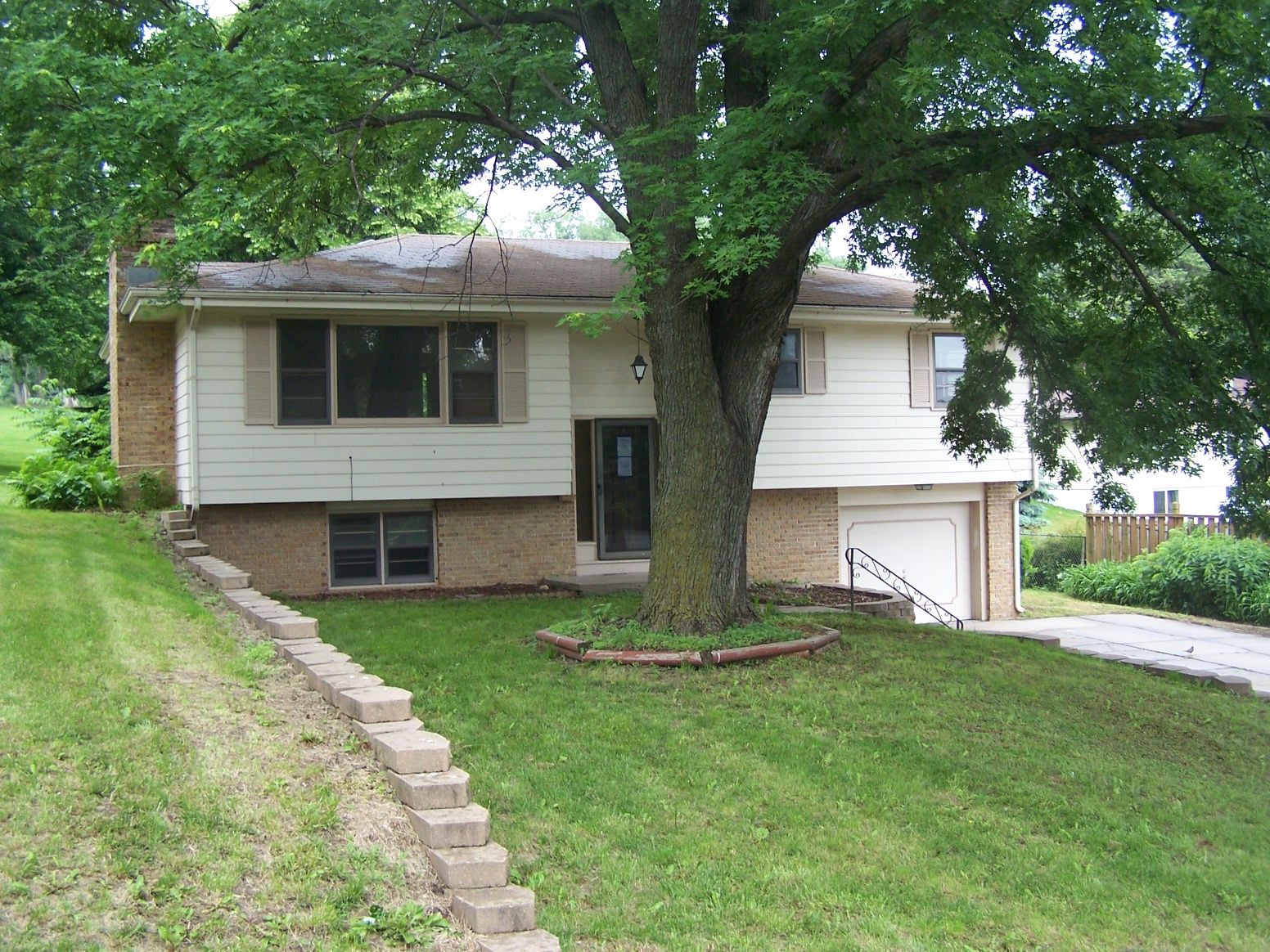 8255 S 23rd St, Bellevue, NE 68147 