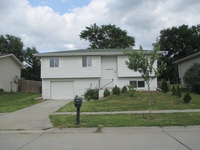 1650 SW 25th St, Lincoln, NE 68522 