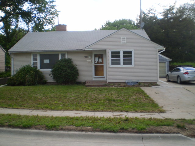 931 S 8th Ave, Broken Bow, NE 68822 