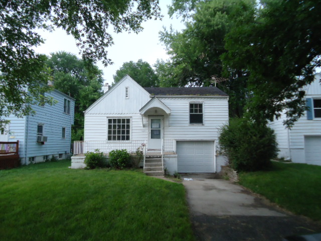 2520 Sharon Dr, Omaha, NE 68112 