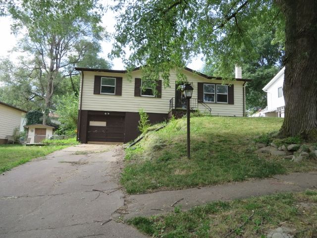 1203 W 15th Avenue, Bellevue, NE 68005 