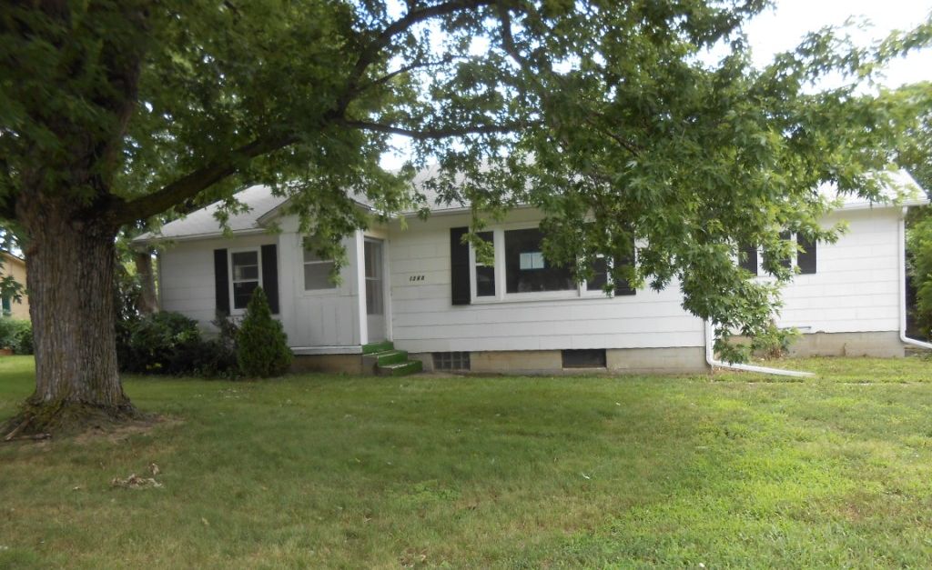 1240 North Columbia, Seward, NE 68434 