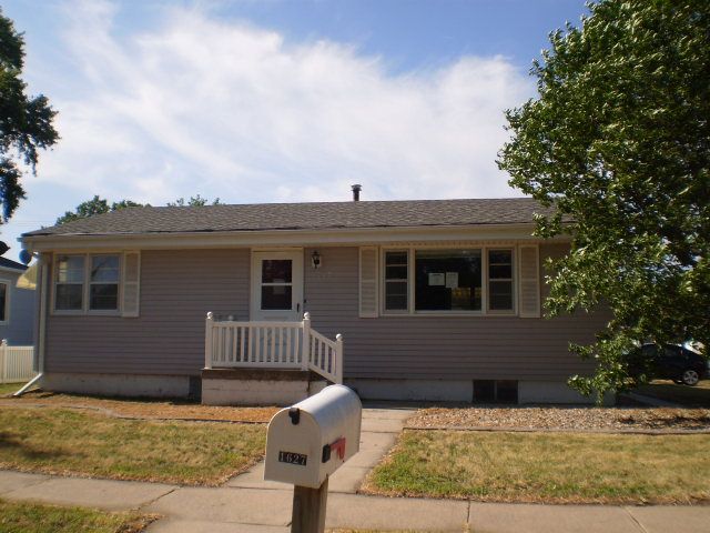 1627 Boyce St, Hastings, NE 68901 
