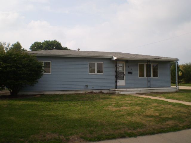 512 E 19th Street, Grand Island, NE 68801 