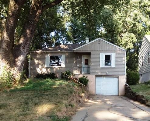 7249 Northridge Dr, Omaha, NE 68112 