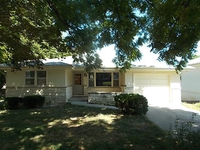 3922 F Street, Omaha, NE 68107 