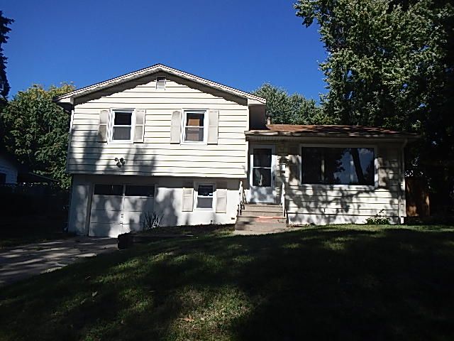 6706 Crown Point Av, Omaha, NE 68104 