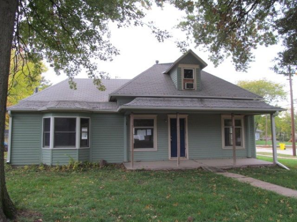 403 Cedar St, Friend, NE 68359 