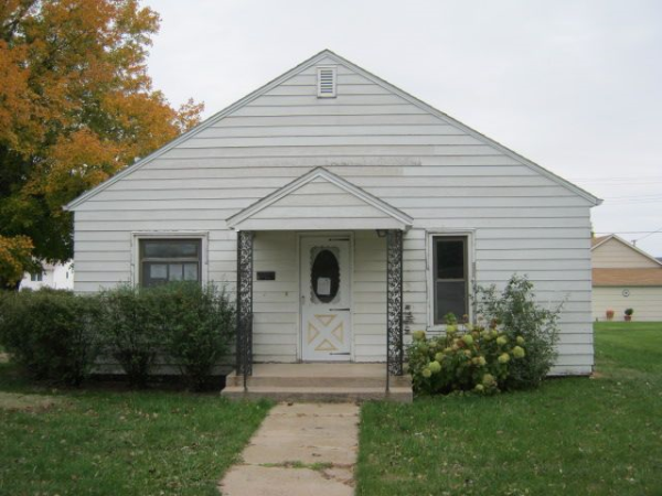 400 Commercial Ave, Hildreth, NE 68947 