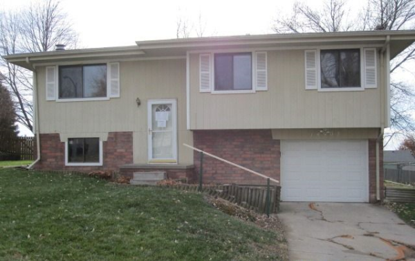 14903 Echo Hills Dr, Omaha, NE 68138 