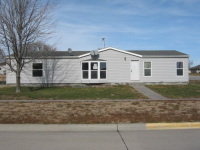 912 E 13th St, Kearney, NE 68847 