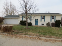 1103 16th St, Fairbury, NE 68352 