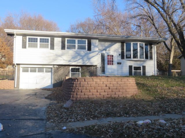 605 N 3rd St, Bellevue, NE 68005 