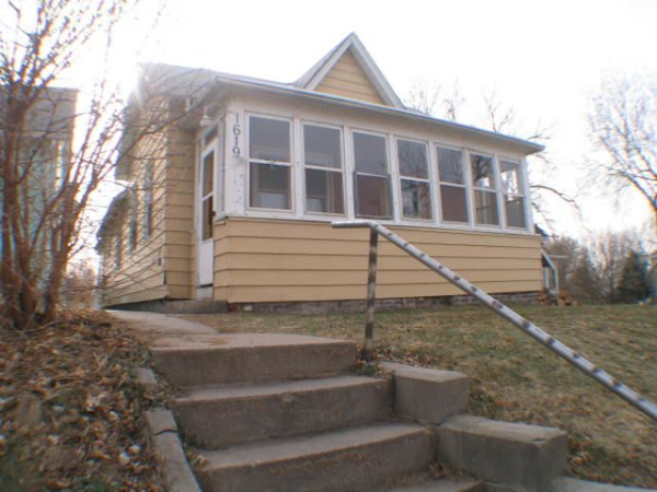 1619 Elm St, Omaha, NE 68108 