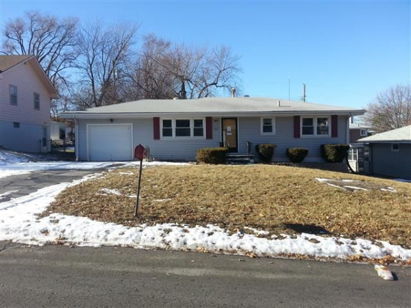 4914 N 59th St, Omaha, NE 68104 