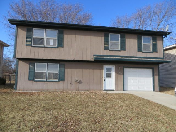 1615 N 19th St, Beatrice, NE 68310 