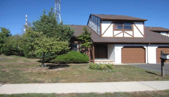 14 Chesterfield Way, Sayreville, NJ 08872 