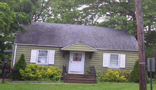 225 New Dover Road, Colonia, NJ 07067 