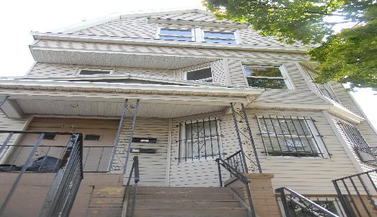 472 South  15th Street, Newark, NJ 07103 
