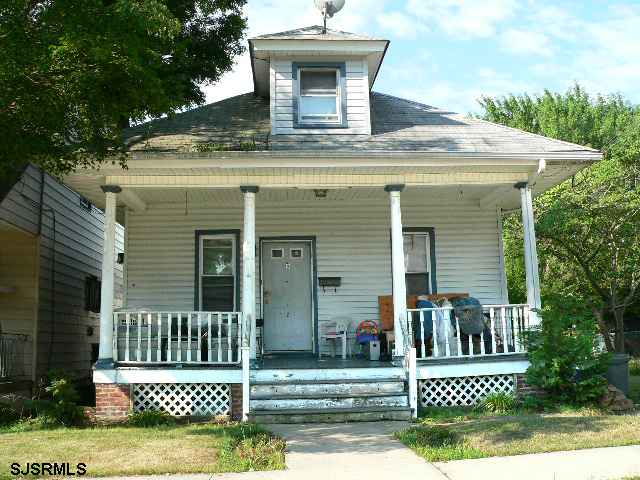 13 E Edgewater Ave, Pleasantville, NJ 08232 