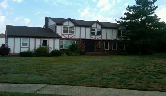 3 Alba Court, Ocean, NJ 07712 