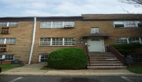 214 College Drive, Edison, NJ 08817 