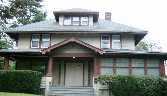 32 Spring Valley Avenue, Hackensack, NJ 07601 