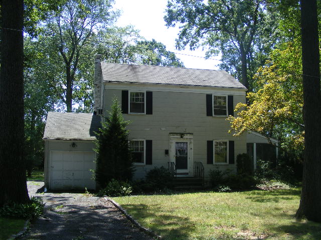 39 Midway Drive, Livingston, NJ 07039 