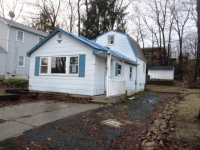 40 Roosevelt Trl, Hopatcong, NJ 07843 