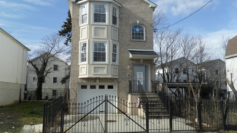 421 South 18th St, Newark, NJ 07103 