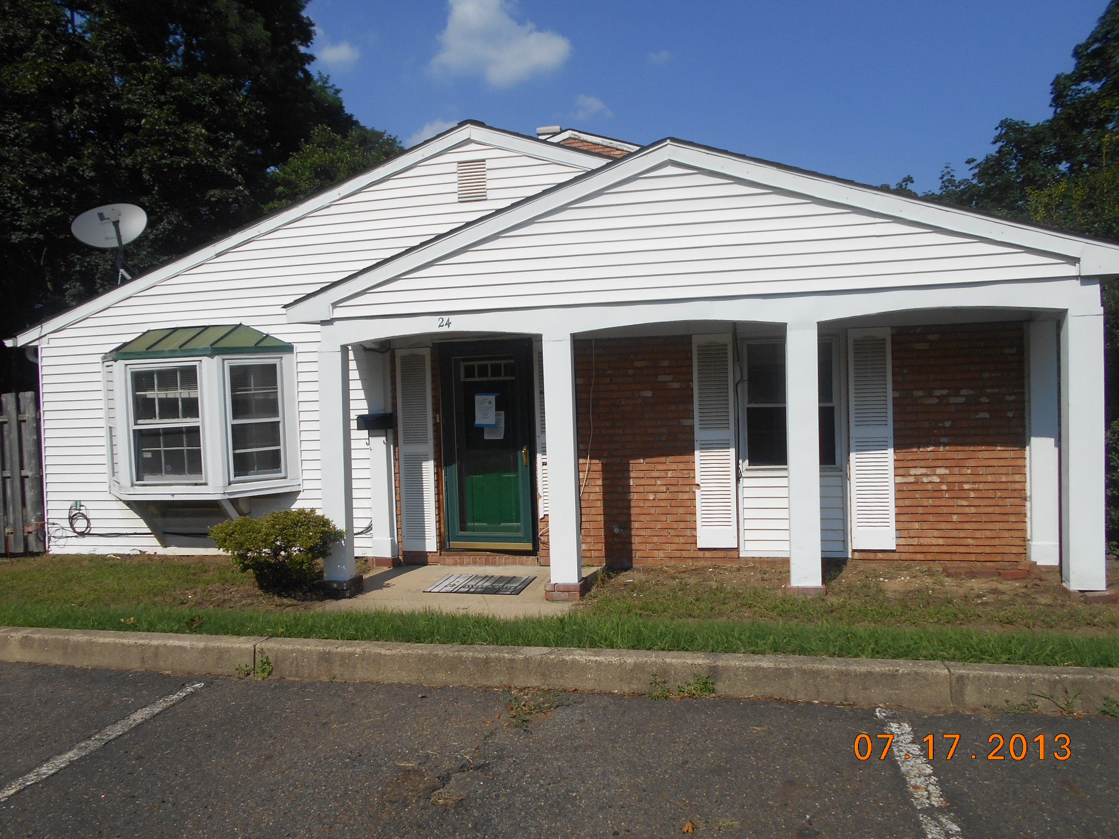 24 Rittenhouse Dr, Willingboro, NJ 08046 