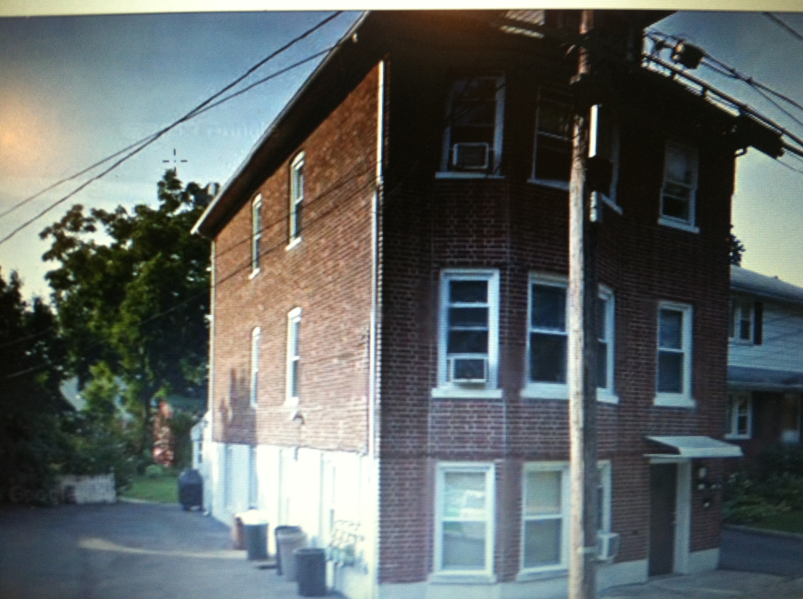 186 Gilbert Ave, Elmwood Park, NJ 07407 