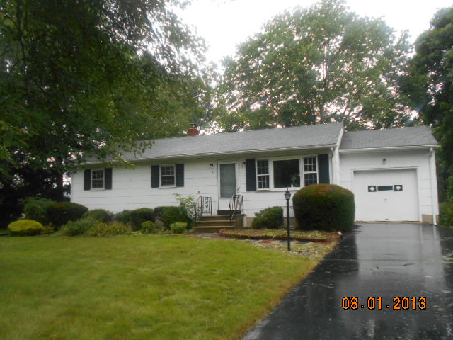 28 Wilmore Dr, East Windsor, NJ 08520 