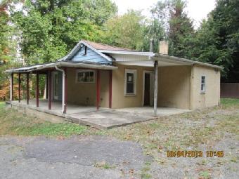 68 Tamarack Rd, Belvidere, NJ 07823 