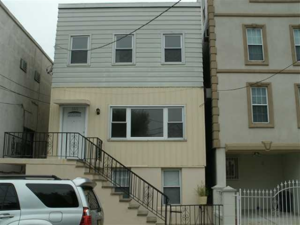 165 20TH ST, Union City, NJ 07087 