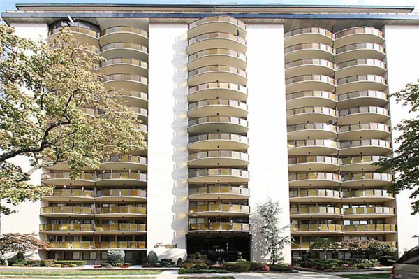 150 OVERLOOK AVE, Hackensack, NJ 07601 